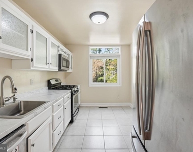 2916 Cantania Place - Photo Thumbnail 8