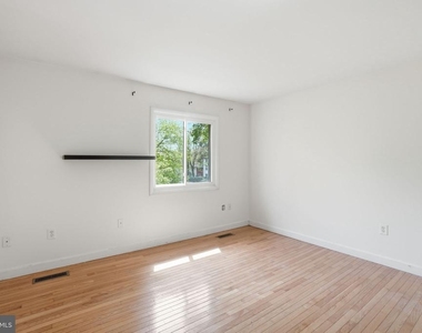 2916 Cantania Place - Photo Thumbnail 11