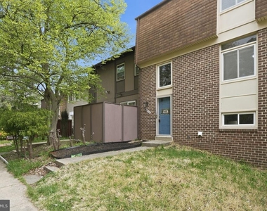 2916 Cantania Place - Photo Thumbnail 2