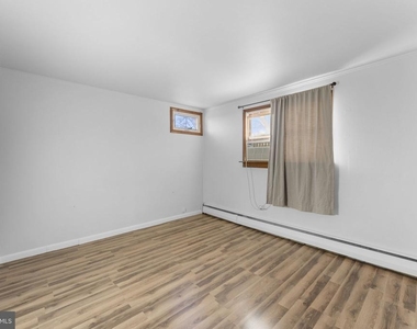 225 Pershing Avenue - Photo Thumbnail 13