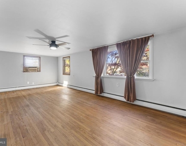 225 Pershing Avenue - Photo Thumbnail 5