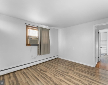 225 Pershing Avenue - Photo Thumbnail 14