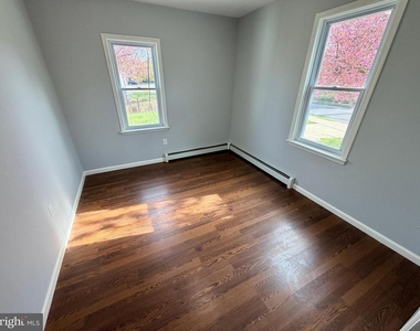 8 Joan Terrace - Photo Thumbnail 17