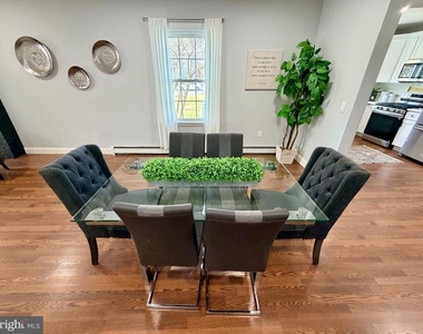 8 Joan Terrace - Photo Thumbnail 6