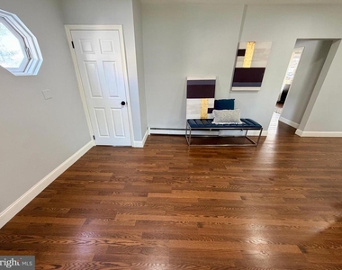 8 Joan Terrace - Photo Thumbnail 7