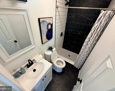 8 Joan Terrace - Photo Thumbnail 10
