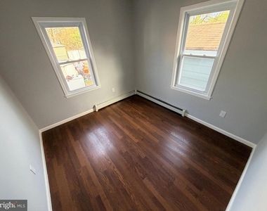 8 Joan Terrace - Photo Thumbnail 15