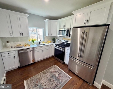 8 Joan Terrace - Photo Thumbnail 8