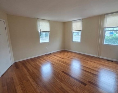 137 E High Street - Photo Thumbnail 2