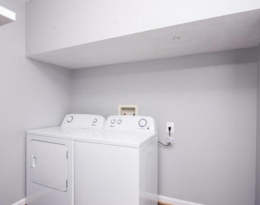 8800 Community Square Lane - Photo Thumbnail 14
