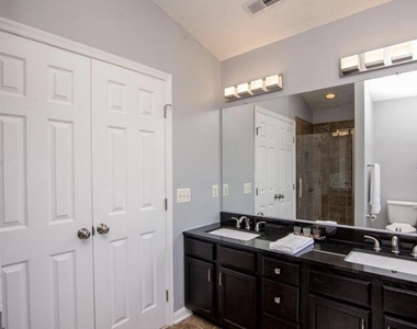 8800 Community Square Lane - Photo Thumbnail 18