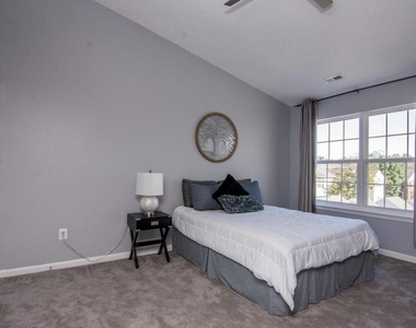8800 Community Square Lane - Photo Thumbnail 12