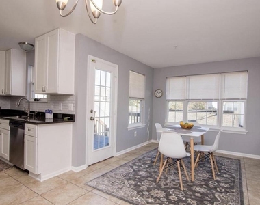8800 Community Square Lane - Photo Thumbnail 15