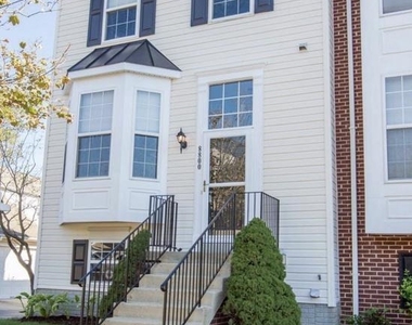 8800 Community Square Lane - Photo Thumbnail 1