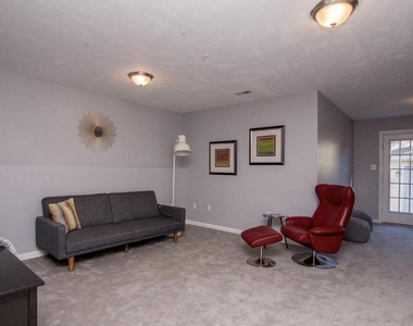8800 Community Square Lane - Photo Thumbnail 24