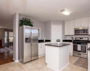 8800 Community Square Lane - Photo Thumbnail 9