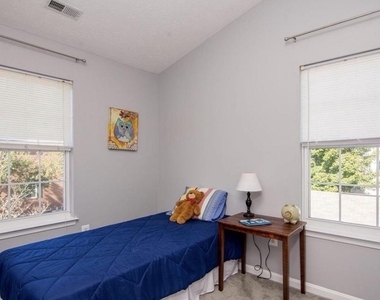 8800 Community Square Lane - Photo Thumbnail 11