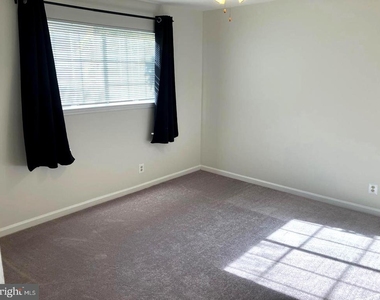 10713 Hampton Mill Terrace - Photo Thumbnail 5