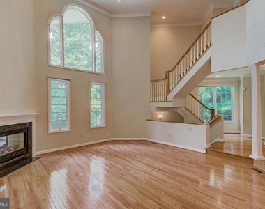 18 Nantucket Court - Photo Thumbnail 8