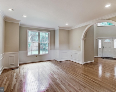 18 Nantucket Court - Photo Thumbnail 5