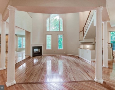 18 Nantucket Court - Photo Thumbnail 9