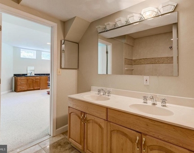 18 Nantucket Court - Photo Thumbnail 32