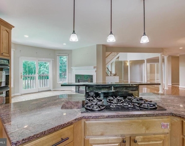 18 Nantucket Court - Photo Thumbnail 16