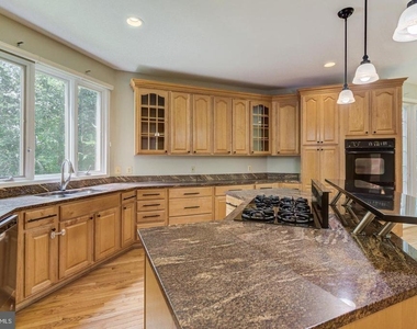 18 Nantucket Court - Photo Thumbnail 15
