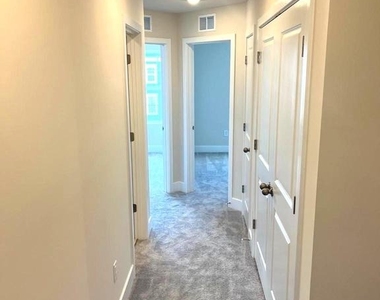 1813 Ritter Drive - Photo Thumbnail 10