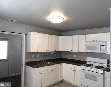 8220 Cornwall Road - Photo Thumbnail 5