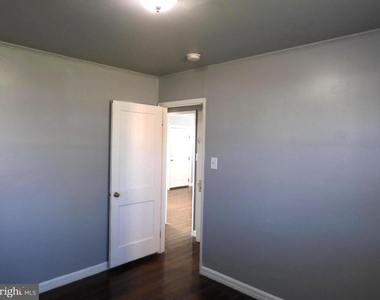 8220 Cornwall Road - Photo Thumbnail 14