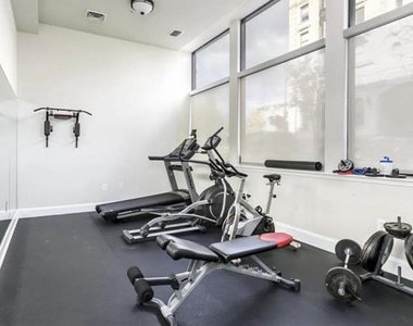 301 W Franklin Street - Photo Thumbnail 7