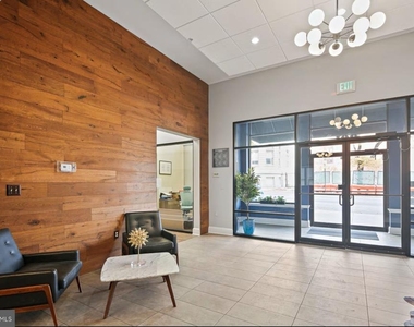 301 W Franklin Street - Photo Thumbnail 4