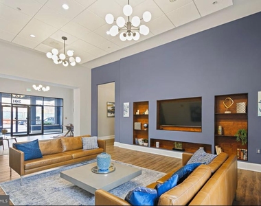 301 W Franklin Street - Photo Thumbnail 6