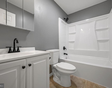 814 New Castle Avenue - Photo Thumbnail 4