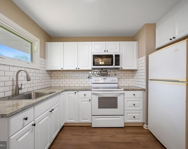 814 New Castle Avenue - Photo Thumbnail 7