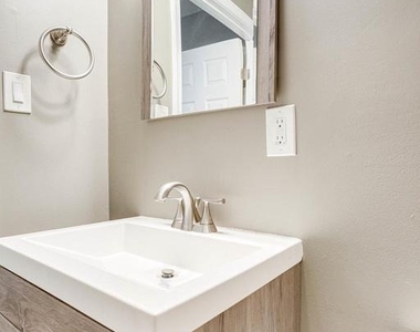 2648 Se Bowen Road Se - Photo Thumbnail 17