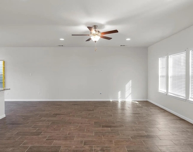 1725 Lakota Ln - Photo Thumbnail 10