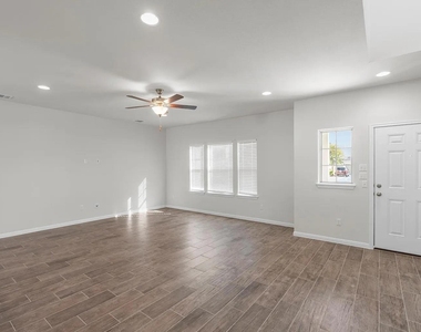 1725 Lakota Ln - Photo Thumbnail 1