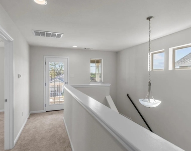 1725 Lakota Ln - Photo Thumbnail 5