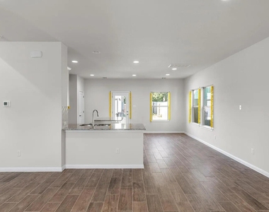 1725 Lakota Ln - Photo Thumbnail 3