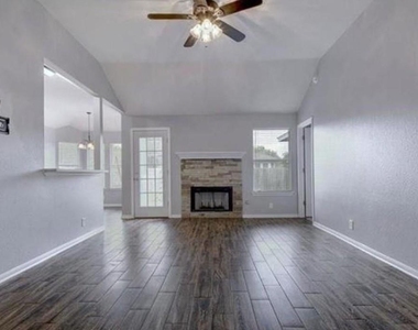 351 Zebra Dr - Photo Thumbnail 2