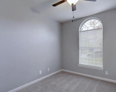 351 Zebra Dr - Photo Thumbnail 11