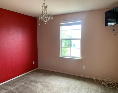 18317 Great Falls St - Photo Thumbnail 13