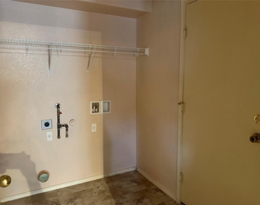18317 Great Falls St - Photo Thumbnail 15