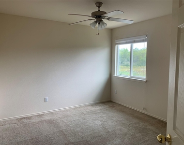 18317 Great Falls St - Photo Thumbnail 12