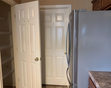 18317 Great Falls St - Photo Thumbnail 6