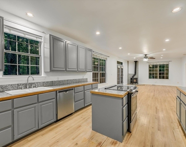 104 Upolu Ct - Photo Thumbnail 7