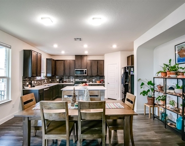 7616 Groundhog Way - Photo Thumbnail 10