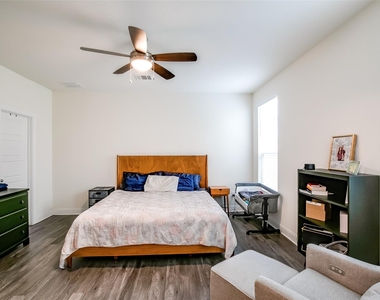 7616 Groundhog Way - Photo Thumbnail 17